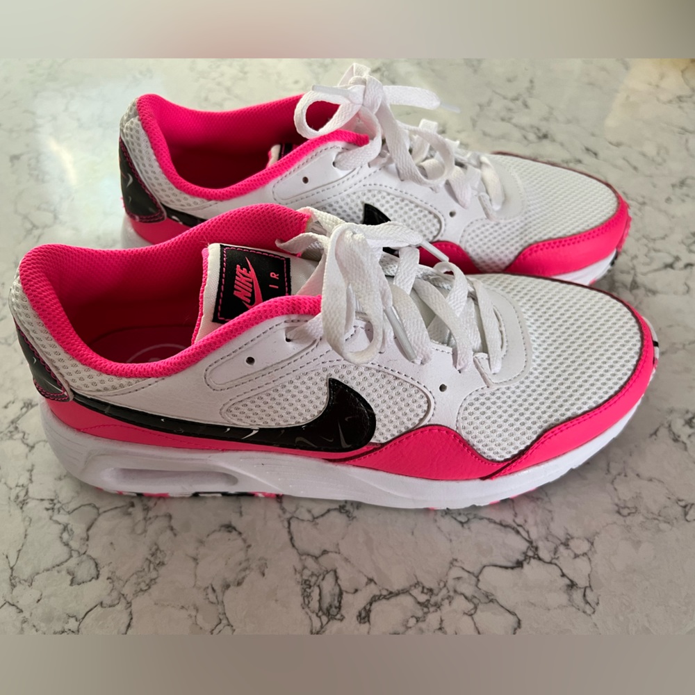 EUC Nike Air Max 90 Size 8 HOT Pink/White/Black